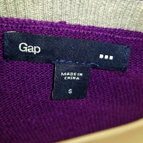 VARSITY V-NECK PULLOVER - Picture 5 of 6